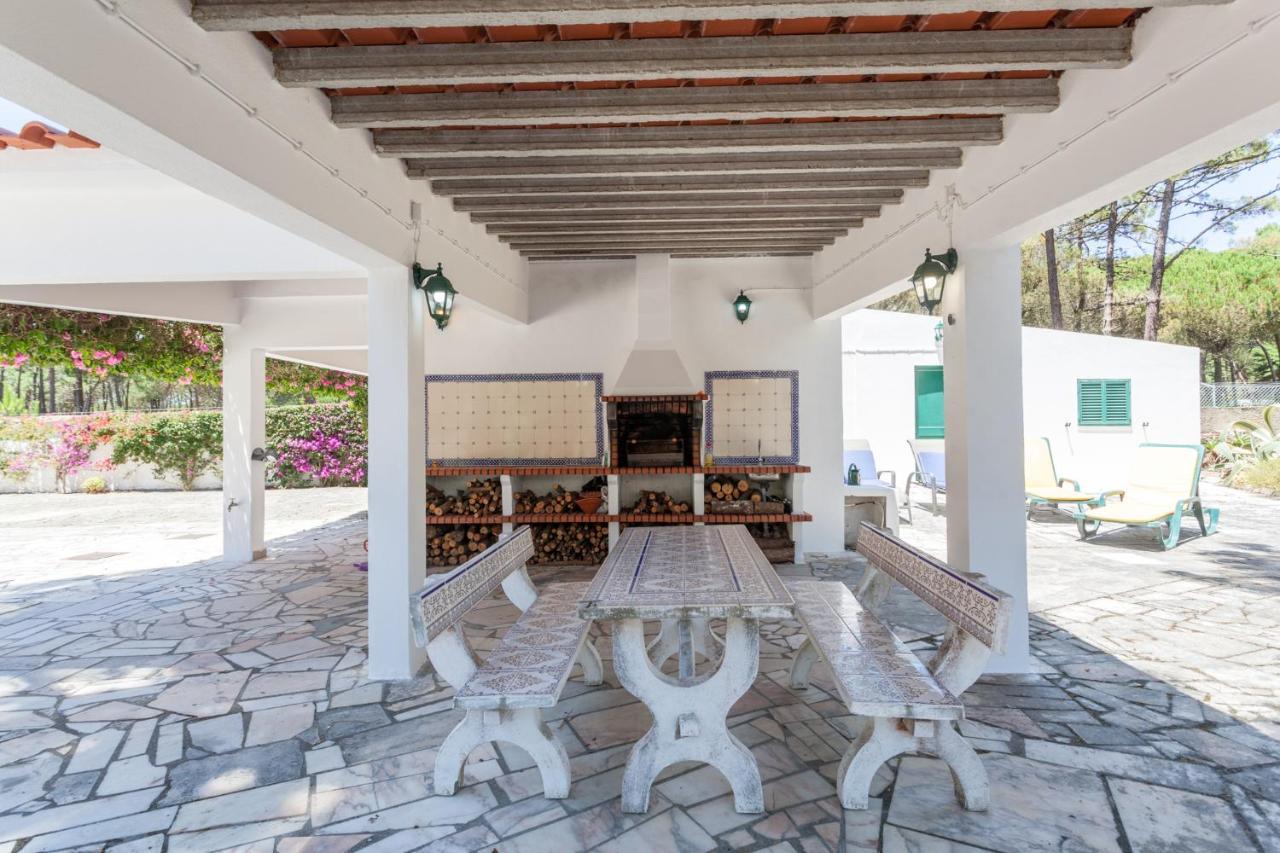 Ocean, Pines And Mountain - Renovated February 2025 - Ac Villa Colares Dış mekan fotoğraf