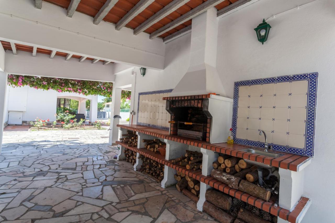 Ocean, Pines And Mountain - Renovated February 2025 - Ac Villa Colares Dış mekan fotoğraf