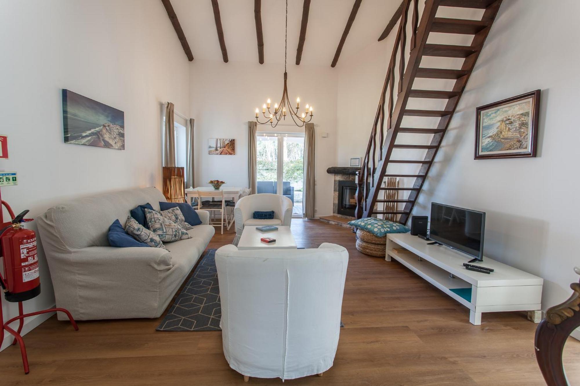 Ocean, Pines And Mountain - Renovated February 2025 - Ac Villa Colares Dış mekan fotoğraf